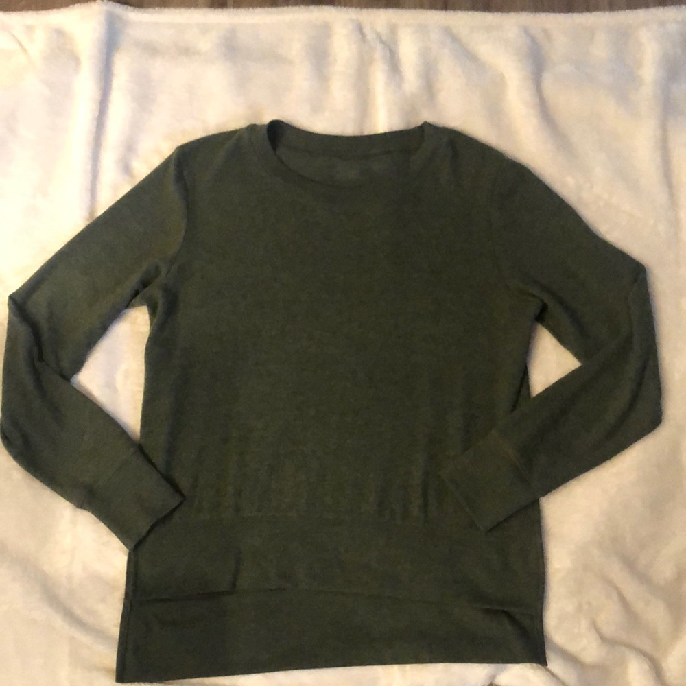 ALO yoga army green pullover - medium